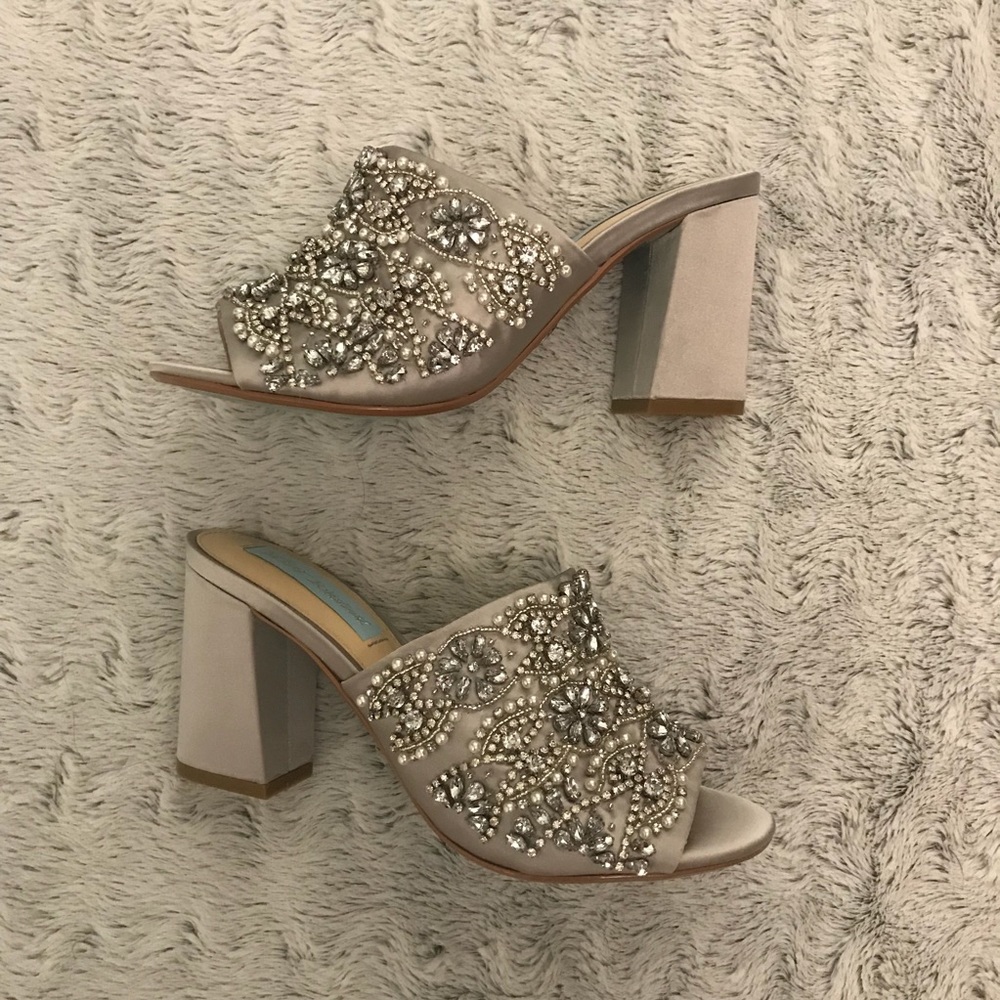 🦋 Betsey Johnson Embellished Mules 🦋
